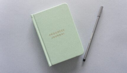 The picture is of a 'progress journall' as the article is all about setting goals the right way